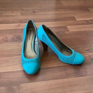 Naturalizer size 8 heels